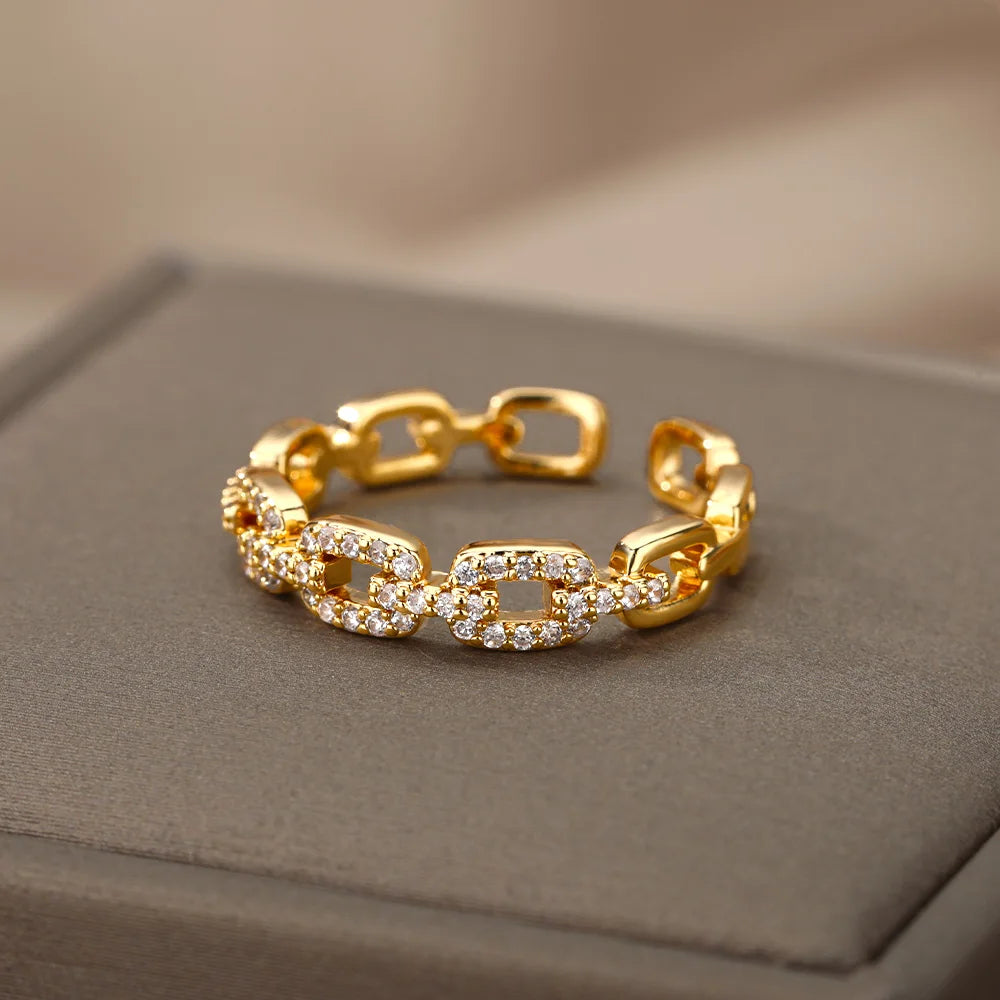 Premium Twisted Chain Ring with Zircon – Timeless Sophistication for Couples