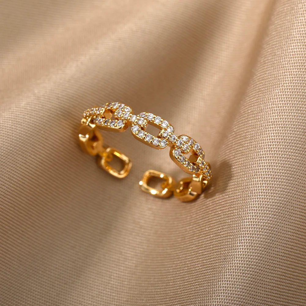 Premium Twisted Chain Ring with Zircon – Timeless Sophistication for Couples