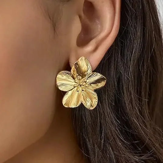Vintage Gold Stainless Steel Hoop Earrings – Floral Delicacy for Everyday Wear