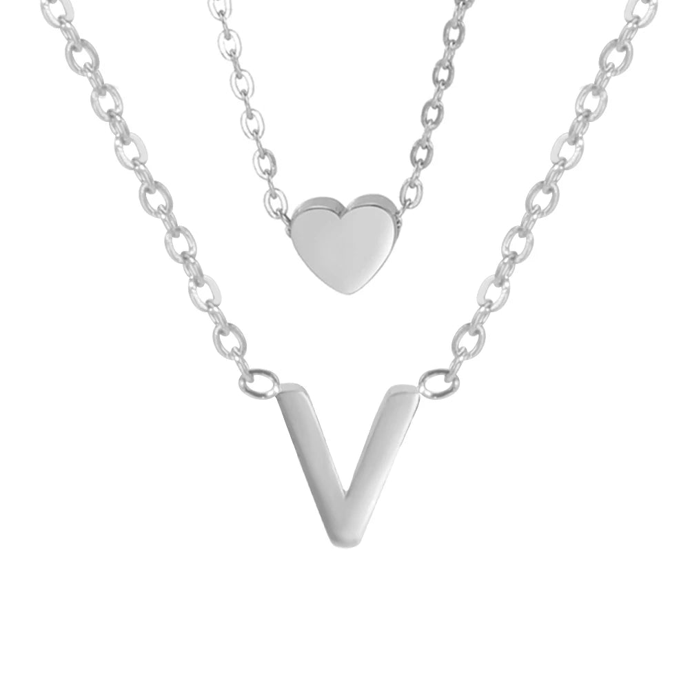 Personalized A–Z Initial Necklace – Heart Pendant in a Modern and Refined Choker Style