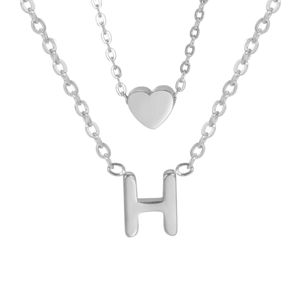 Personalized A–Z Initial Necklace – Heart Pendant in a Modern and Refined Choker Style