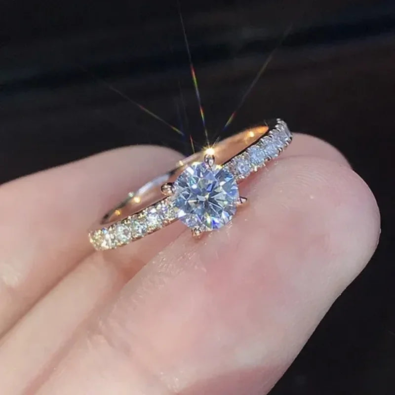 Classic 4-Prong Zirconia Engagement Ring – Delicate Elegance for Special Moments
