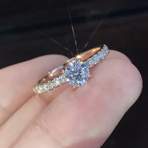 Classic 4-Prong Zirconia Engagement Ring – Delicate Elegance for Special Moments