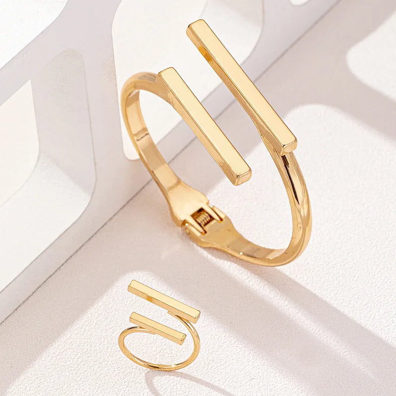 Bracelet Women’s Open Geometric Jewelry Set – Sophisticated Contemporary Style for Parties