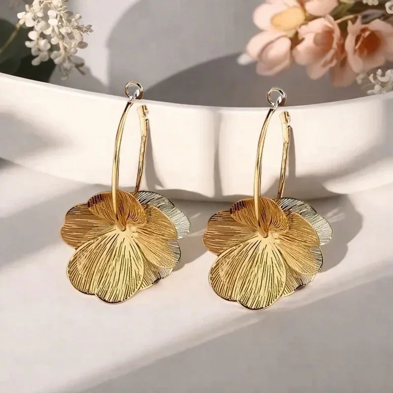 Vintage Gold Stainless Steel Hoop Earrings – Floral Delicacy for Everyday Wear