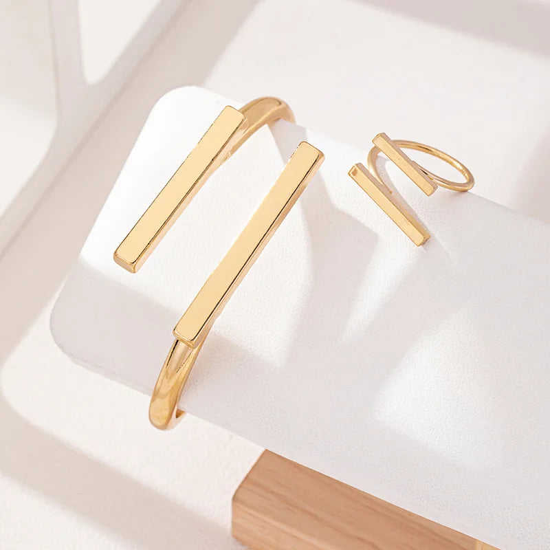 Bracelet Women’s Open Geometric Jewelry Set – Sophisticated Contemporary Style for Parties