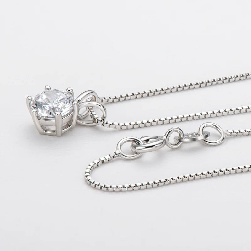 925 Sterling Silver Moissanite Necklace 1ct – Diamond-Like Brilliance and Timeless Luxury