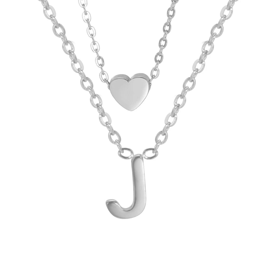 Personalized A–Z Initial Necklace – Heart Pendant in a Modern and Refined Choker Style
