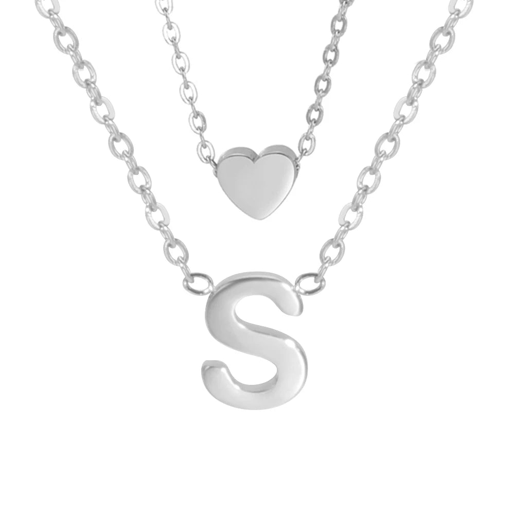 Personalized A–Z Initial Necklace – Heart Pendant in a Modern and Refined Choker Style