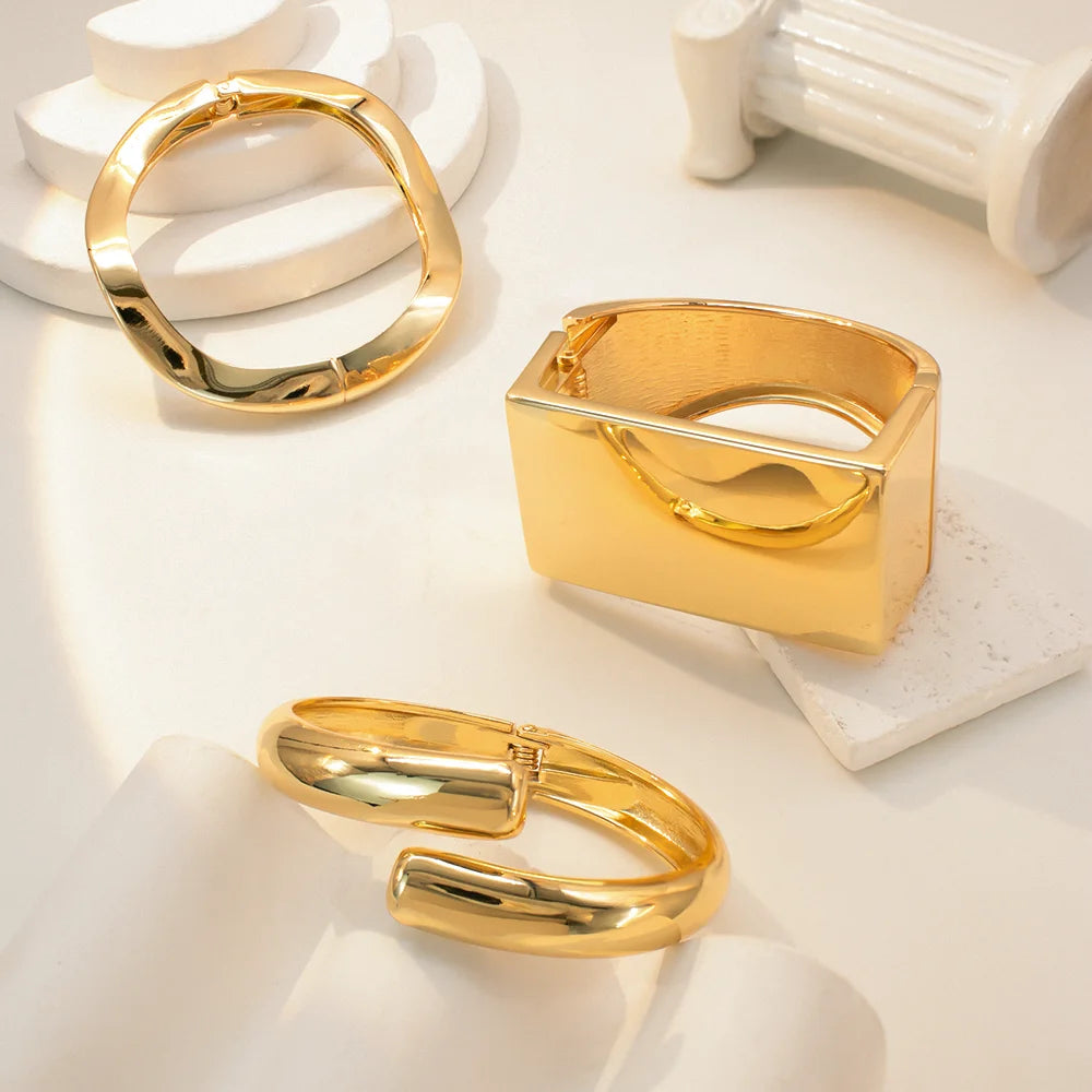 Luxury Gold Cuff Bracelet – Contemporary Punk Style, Minimalist and Sophisticated Unisex Design
